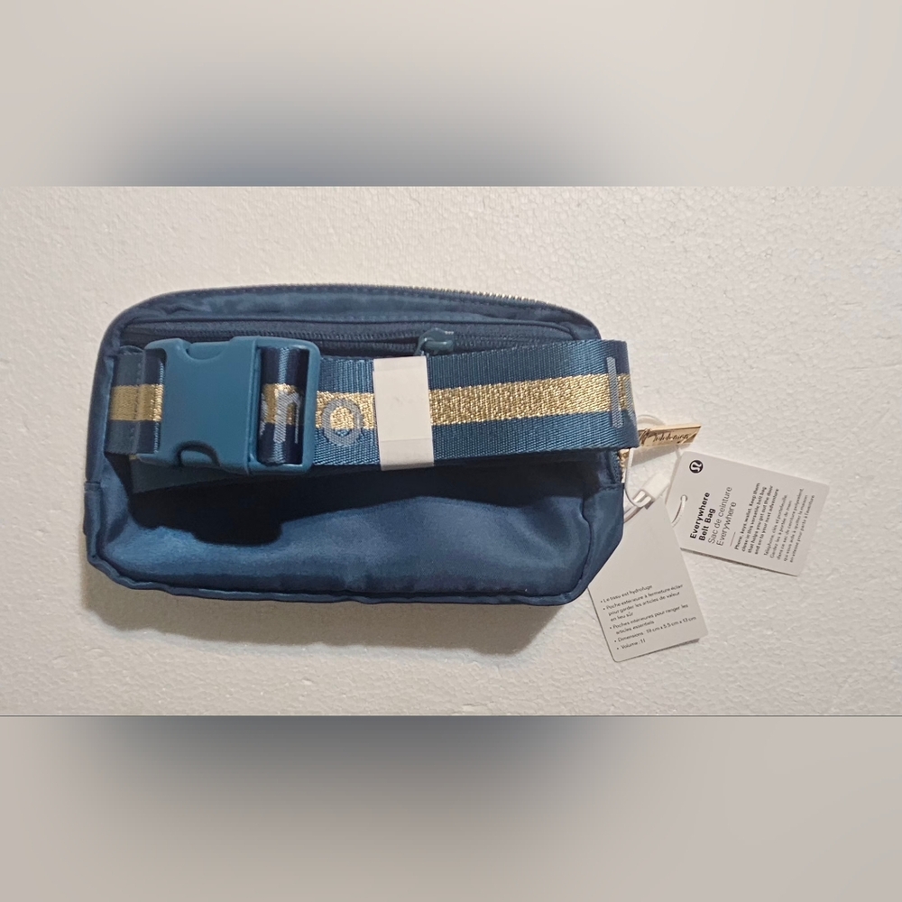 💙💛lululemon‎ Everywhere Belt Bag 1L🩷🩵 - Picture 3 of 6